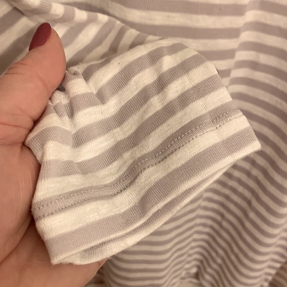 Old Navy Long Top with side slits - Picture 5 of 8